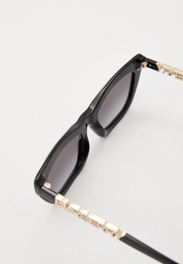 Очки солнцезащитные Burberry