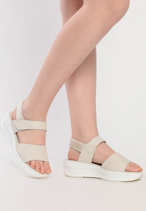 Босоножки Gut