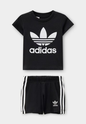 Футболка и шорты adidas Originals