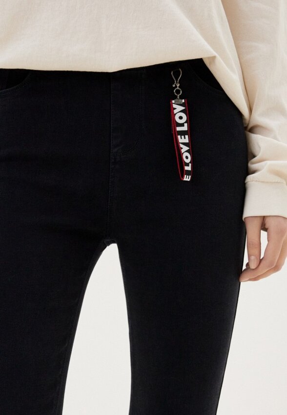 Джеггинсы и брелок Brostem