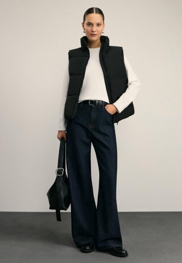 Жилет утепленный Zarina