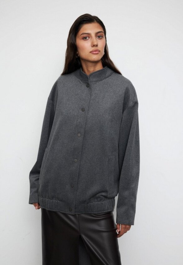 Бомбер Charmstore