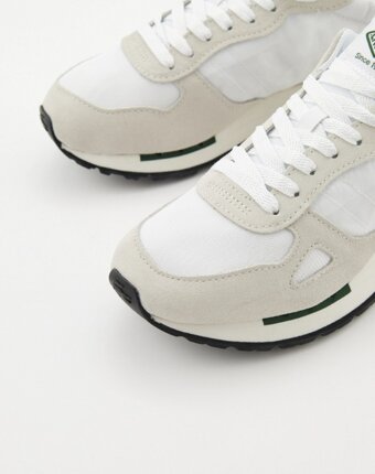 Кроссовки Lacoste женщинам