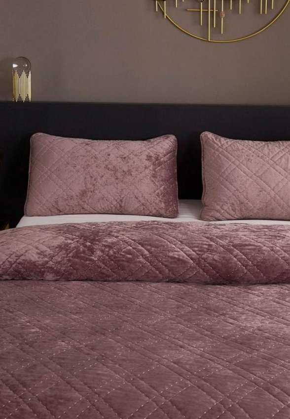 Комплект с покрывалом Sofi De Marko