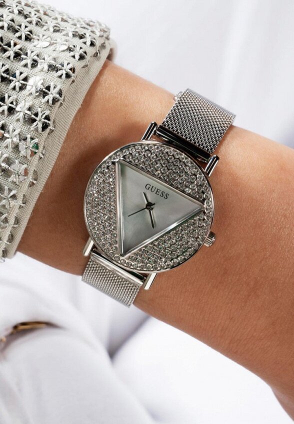 Часы Guess