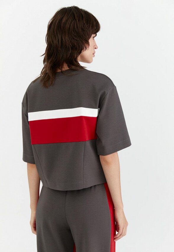 Футболка M.Reason