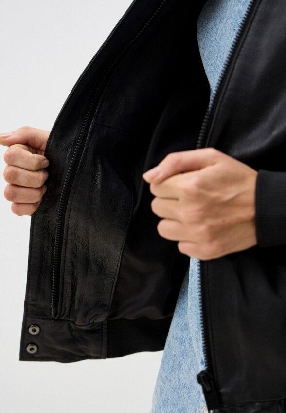 Бомбер Снежная Королева