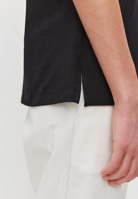 Футболка 4forms