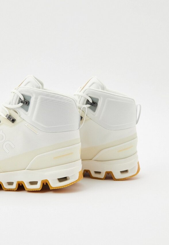 Ботинки трекинговые On