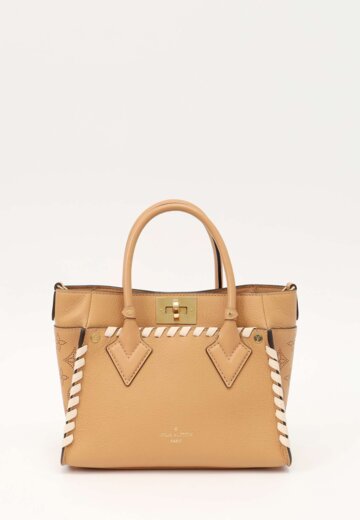 Louis Vuitton On My Side