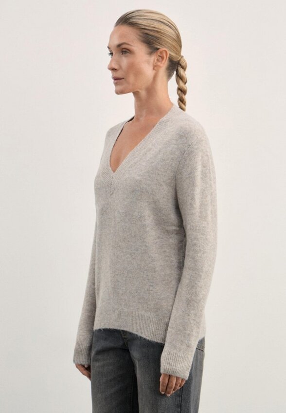 Пуловер Zarina