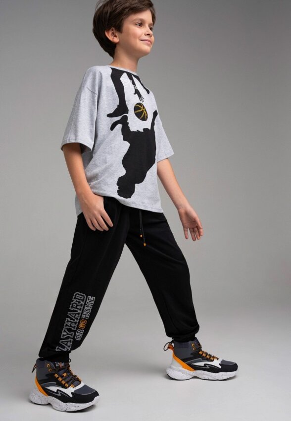 Футболка и брюки PlayToday