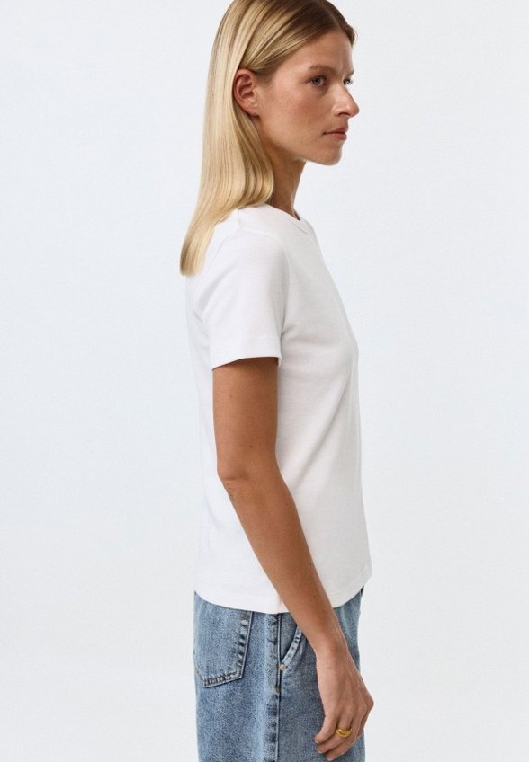 Футболка Sela