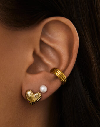 Серебряные серьги в форме фактурного сердца в покрытии желтое золото MIE женщинам