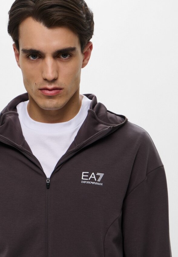 Толстовка EA7