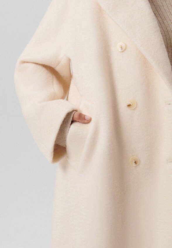 Пальто двубортное GLVR