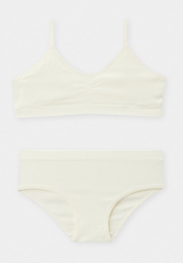 Бюстгальтер и трусы Sela