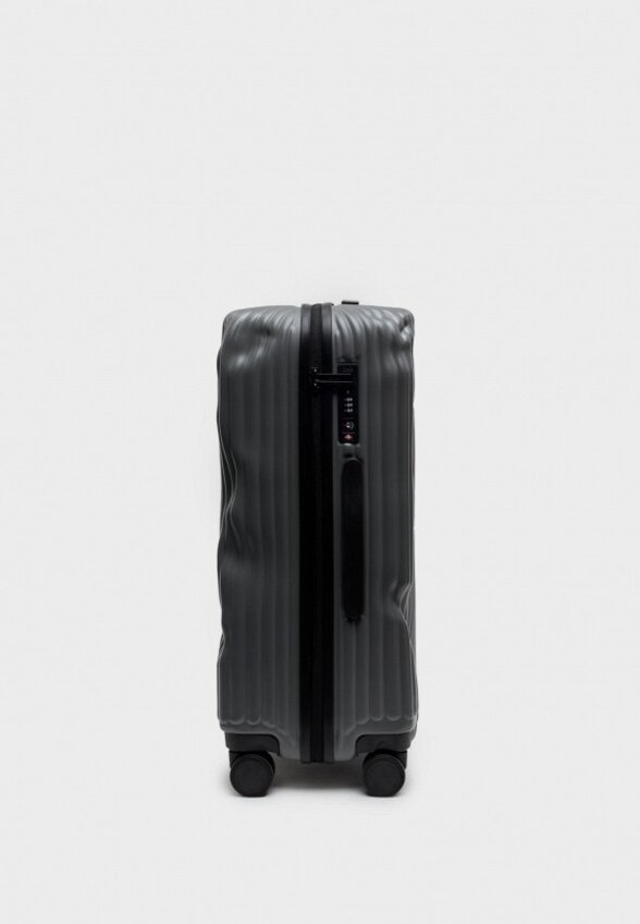 Чемодан Crash Baggage