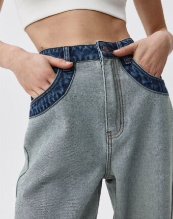 Джинсы Tapered с эффектом изнанки женщинам