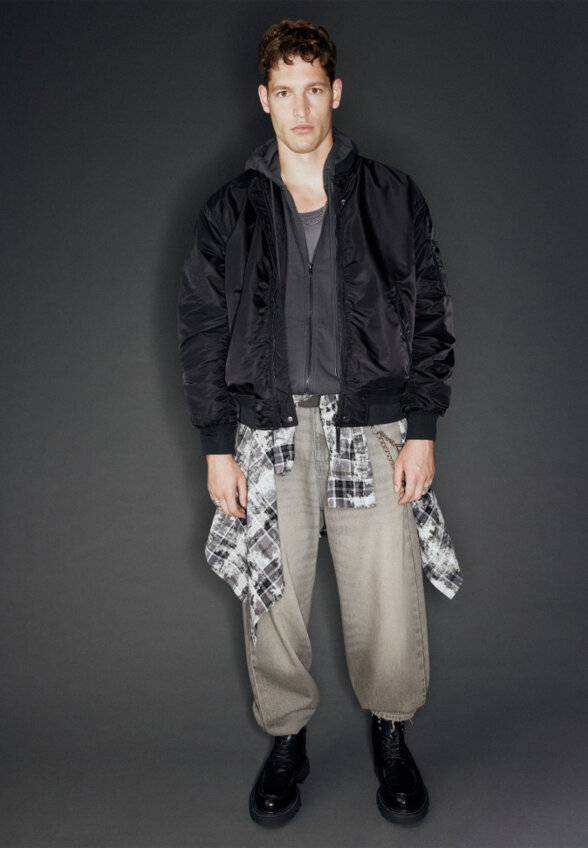 Джинсы BAGGY FIT со средней посадкой