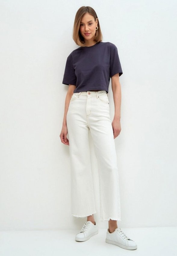 Футболка To Molly from James