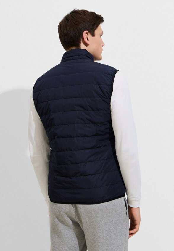 Жилет утепленный EA7