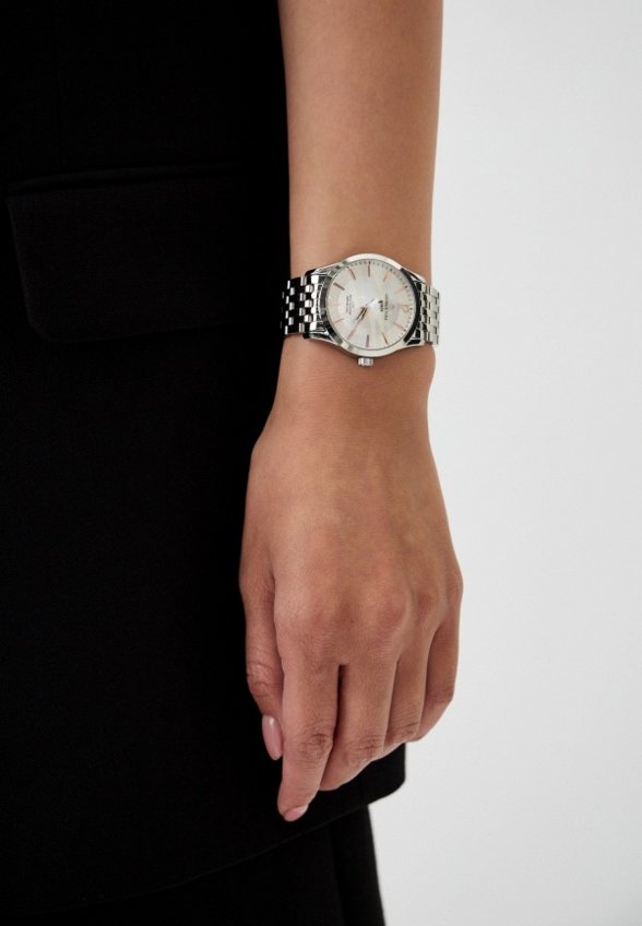 Часы George Kini