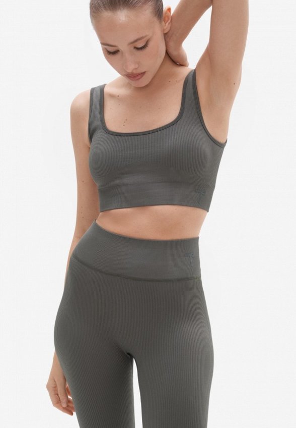 Топ спортивный Top Top