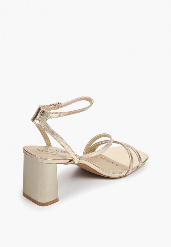 Босоножки Betsy