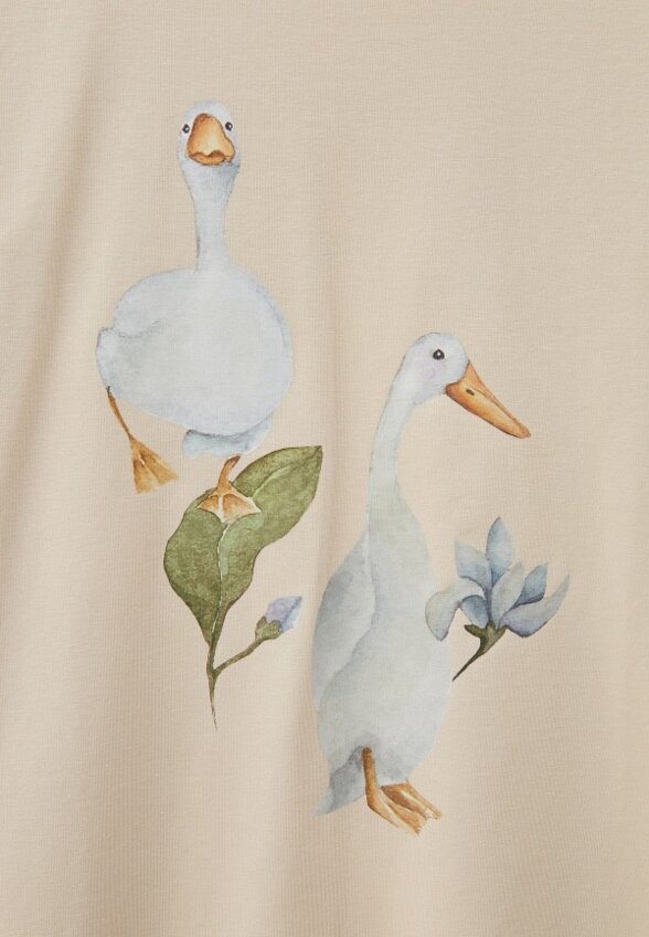 Футболка Hurma любит тебя