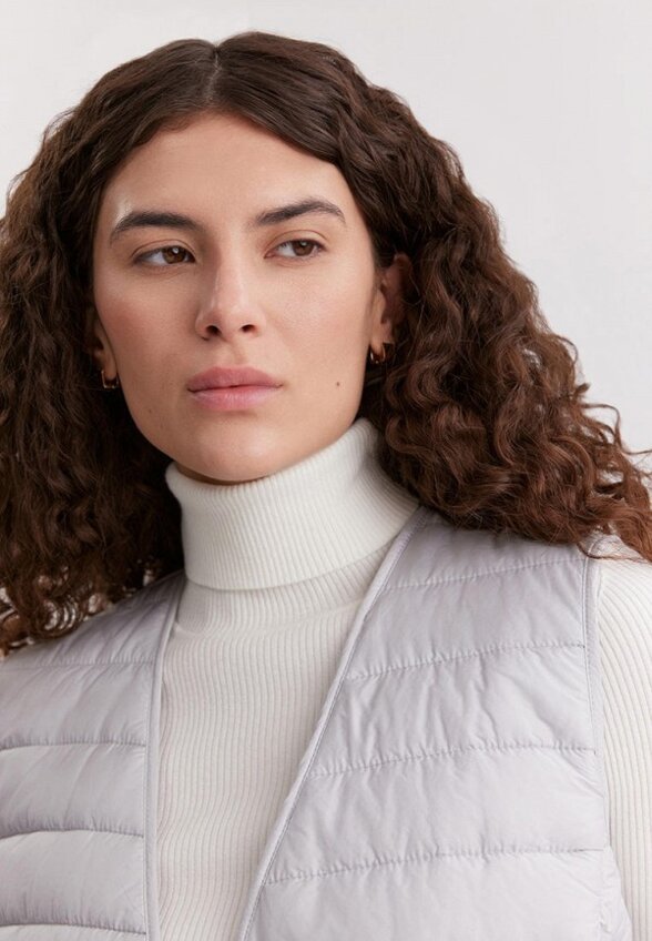 Жилет утепленный Baon