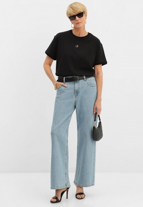 Футболка Lilly Bennet