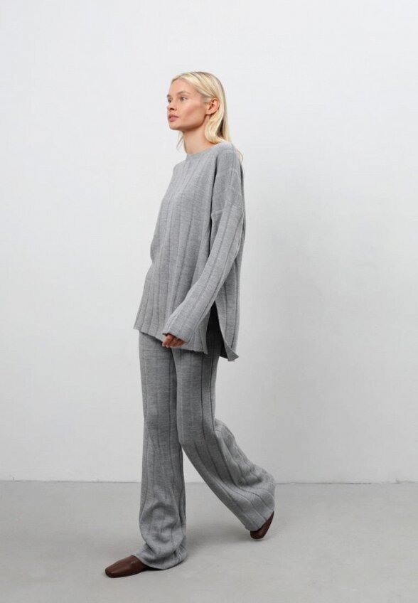 Джемпер Thestama