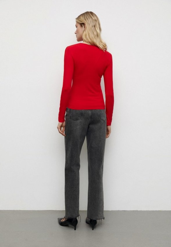 Лонгслив Charmstore