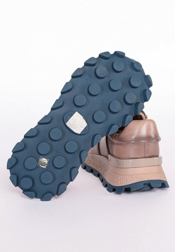 Кроссовки Gut