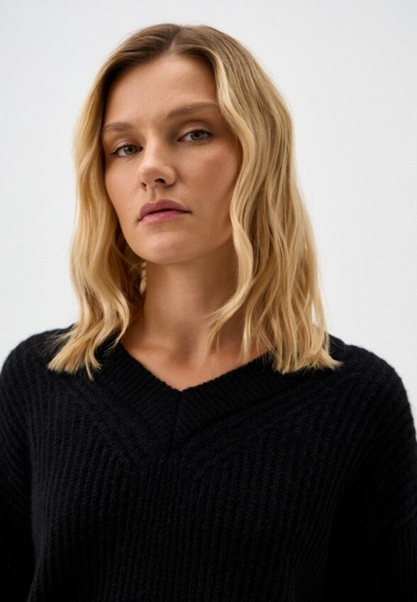 Пуловер Black Pine