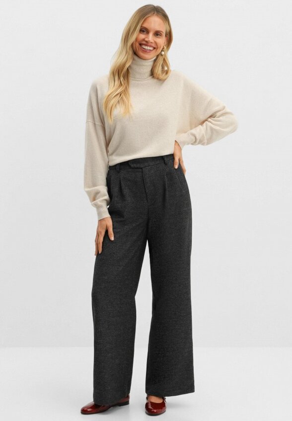 Водолазка Nominee