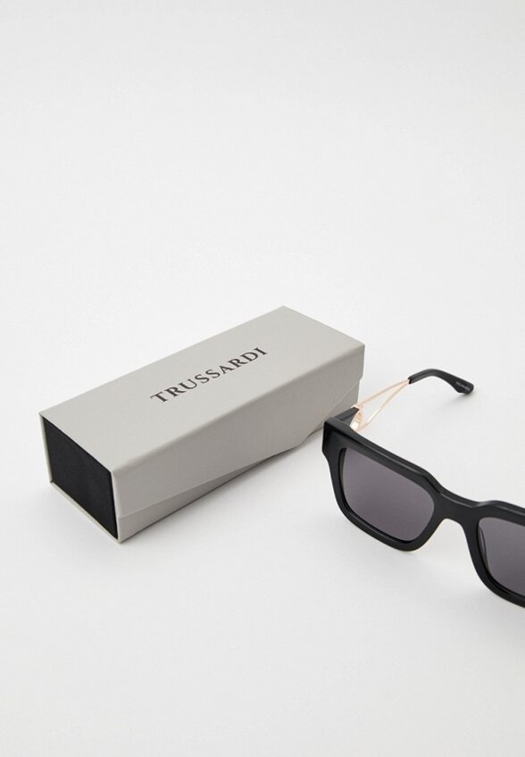 Очки солнцезащитные Trussardi