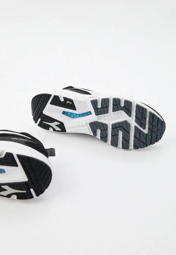 Кроссовки Diadora