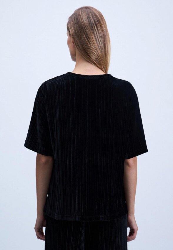 Футболка Zarina