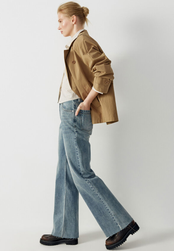 Прямые джинсы с необработанным низом