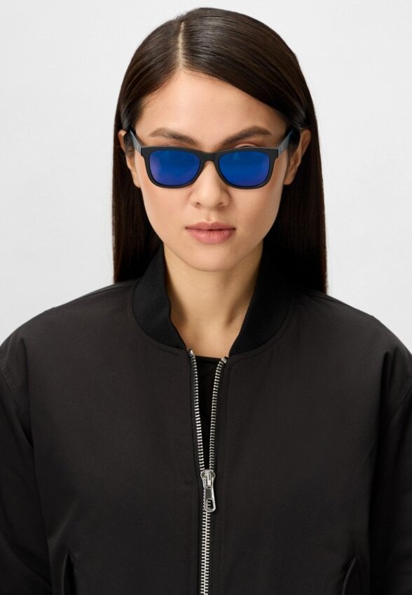 Очки солнцезащитные Calvin Klein Jeans