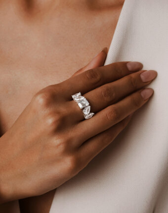 Серебряное кольцо ГРАЦИЯ с фианитами MIE женщинам