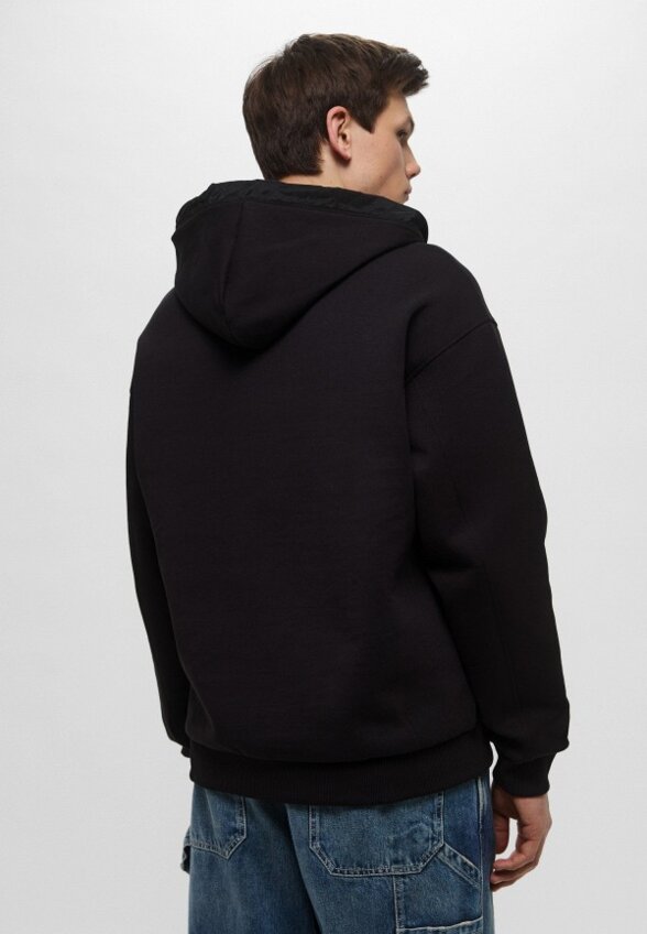 Толстовка Hugo