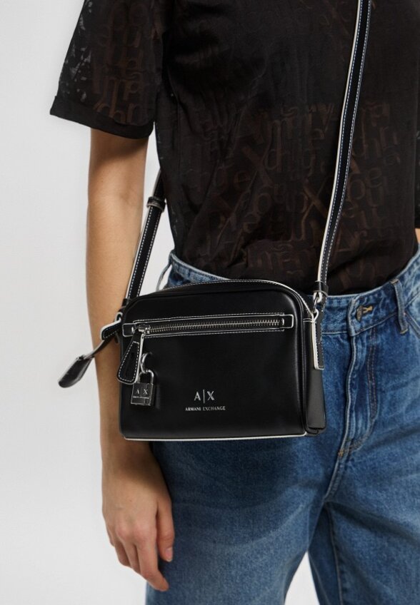 Сумка и брелок Armani Exchange