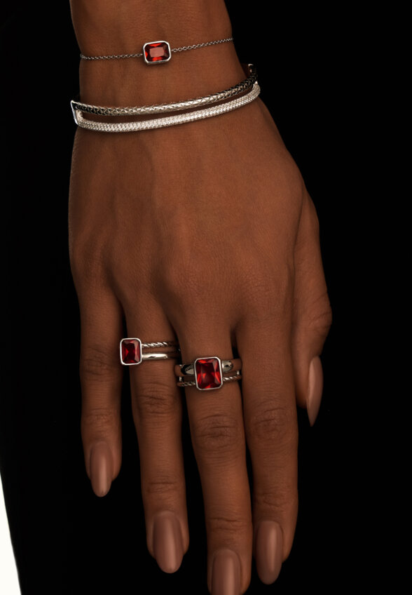 Крупное серебряное кольцо Бургунди MIE