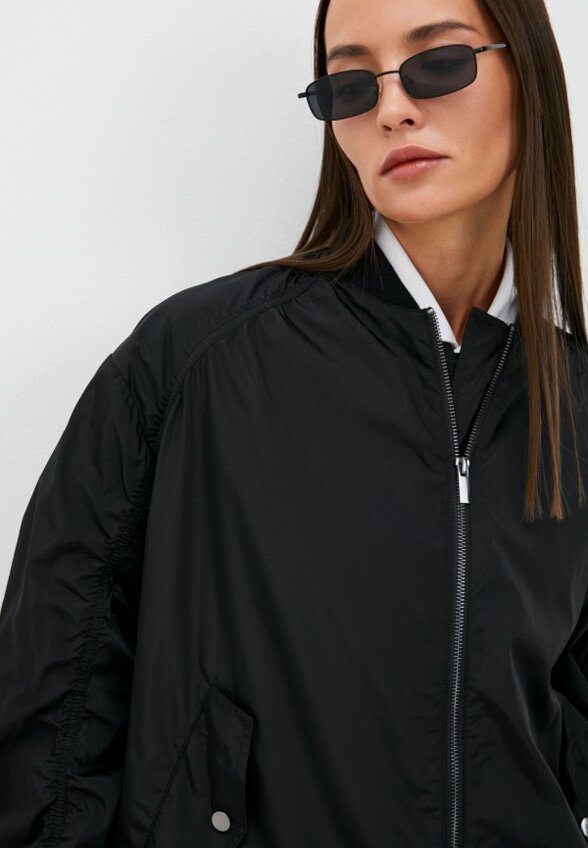 Бомбер Снежная Королева