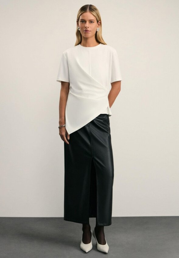 Футболка Zarina