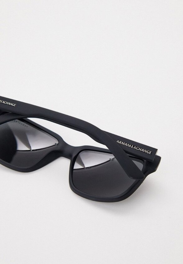 Очки солнцезащитные Armani Exchange