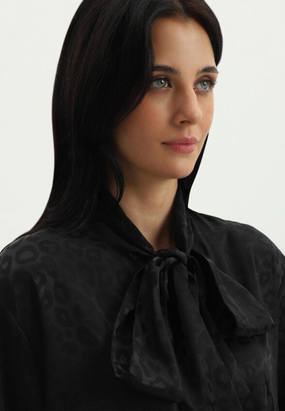 Блуза Lilly Bennet